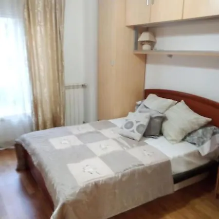 Piso Luminoso En El Temple * La Coruña